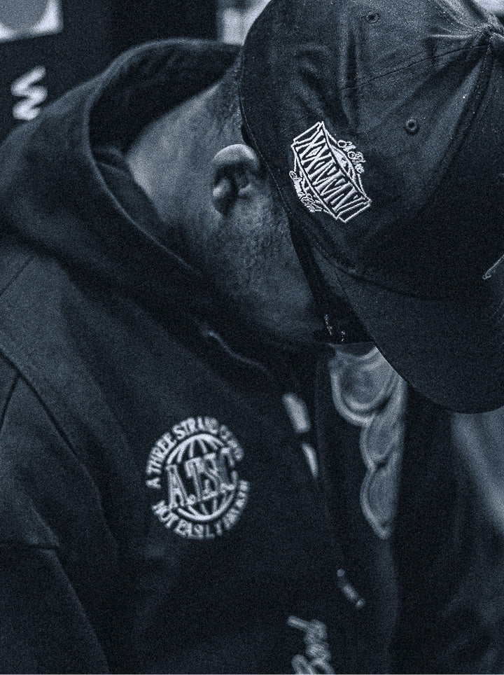 SIGNATURE FITTED CAP