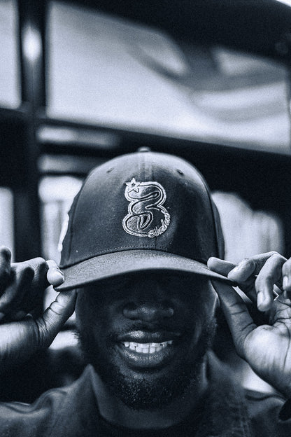 SIGNATURE FITTED CAP