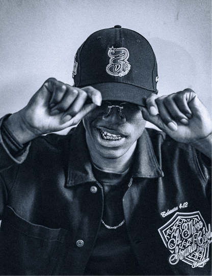 SIGNATURE FITTED CAP